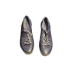 Josef Seibel size 9 silver shoes